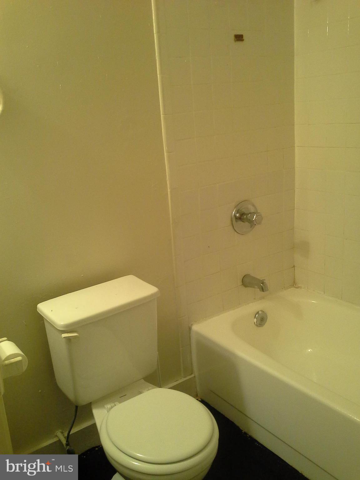 4209 Ridgewood Avenue Baltimore, MD 21215 - Photo 14 of 16