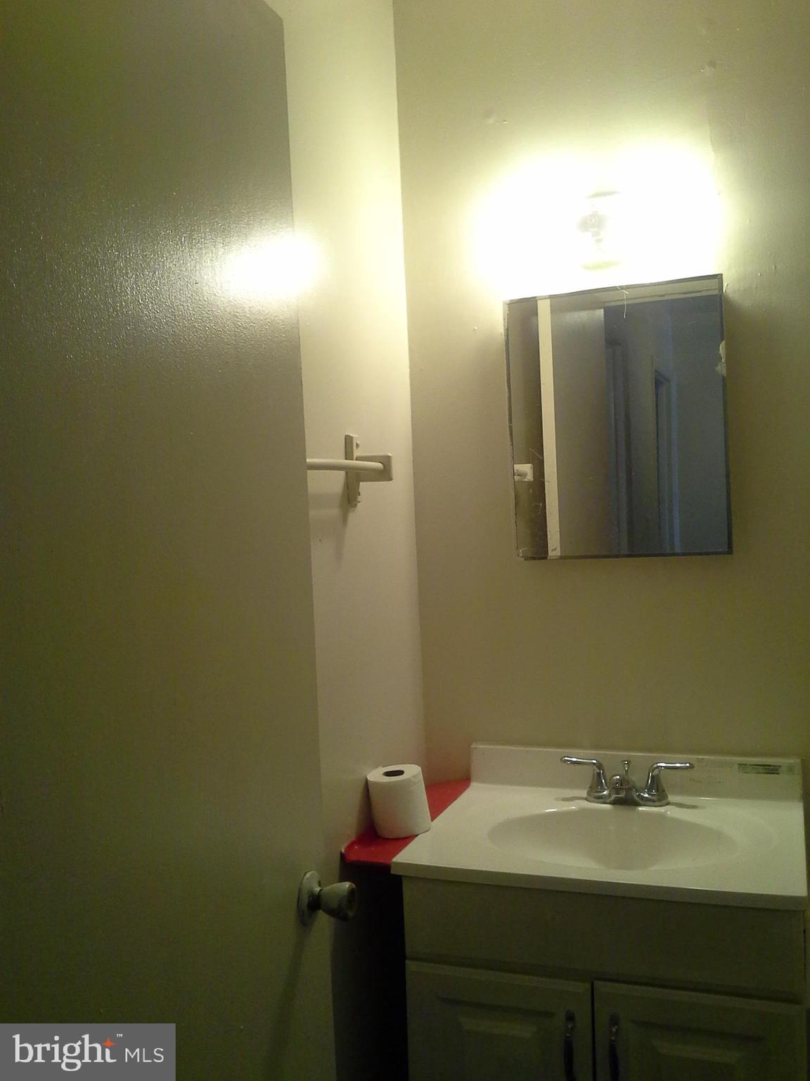 4209 Ridgewood Avenue Baltimore, MD 21215 - Photo 15 of 16
