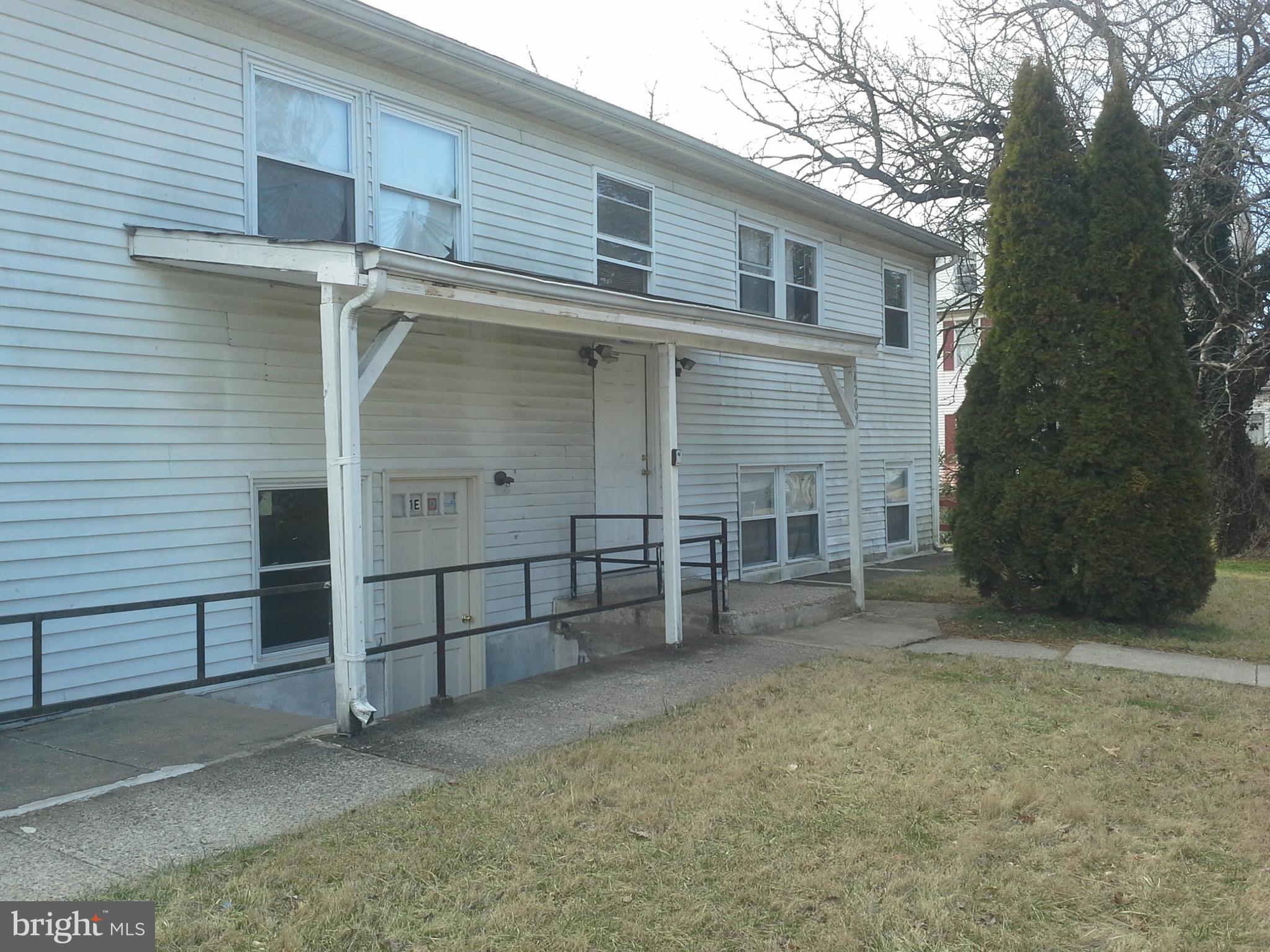 4209 Ridgewood Avenue Baltimore, MD 21215 - Photo 4 of 16