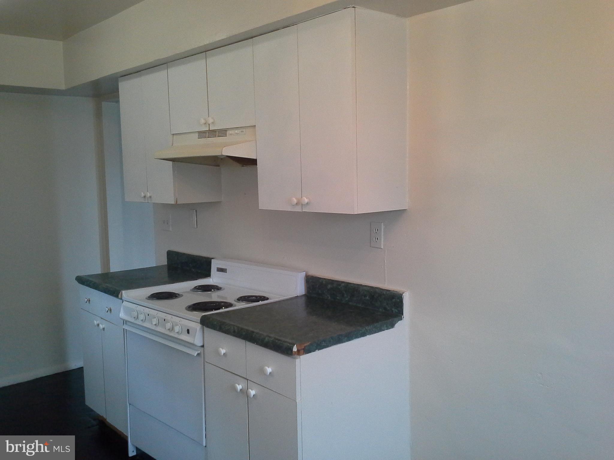 4209 Ridgewood Avenue Baltimore, MD 21215 - Photo 8 of 16