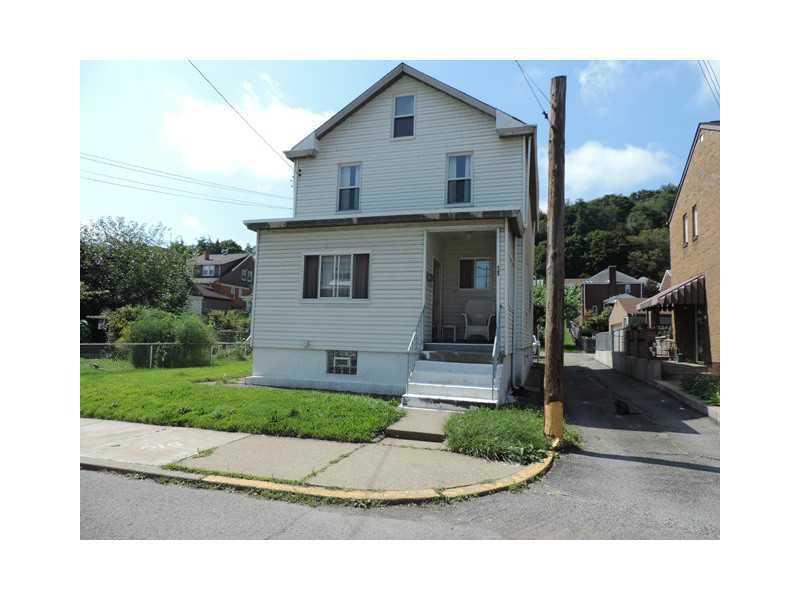 925 Hober Avenue McKees Rocks, PA 15136 - Photo 1 of 23 Exterior Front.
