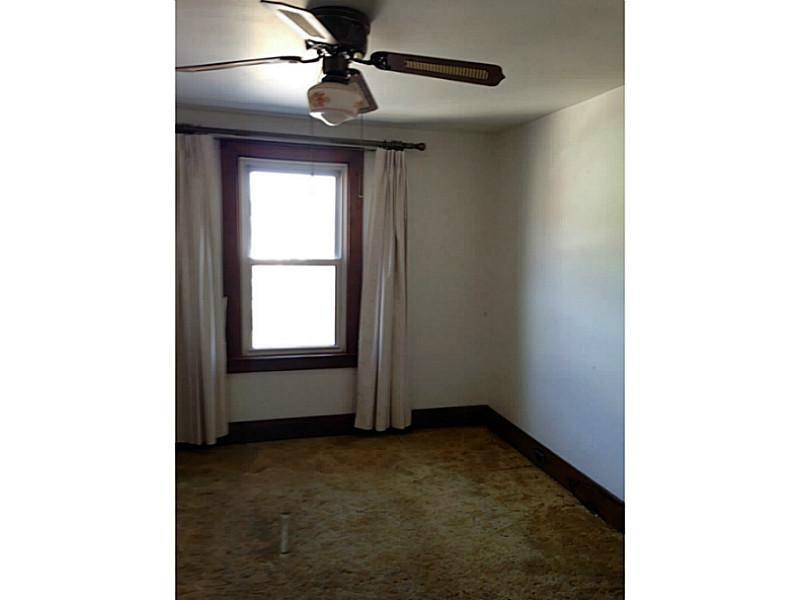 925 Hober Avenue McKees Rocks, PA 15136 - Photo 14 of 23 Bedroom. Second Floor Third Bedroom