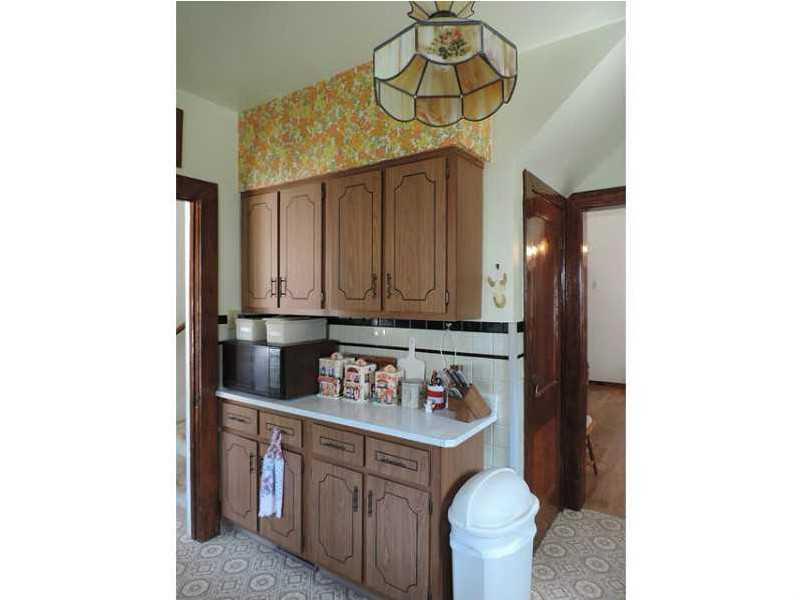 925 Hober Avenue McKees Rocks, PA 15136 - Photo 3 of 23 Kitchen. First Floor Kitchen