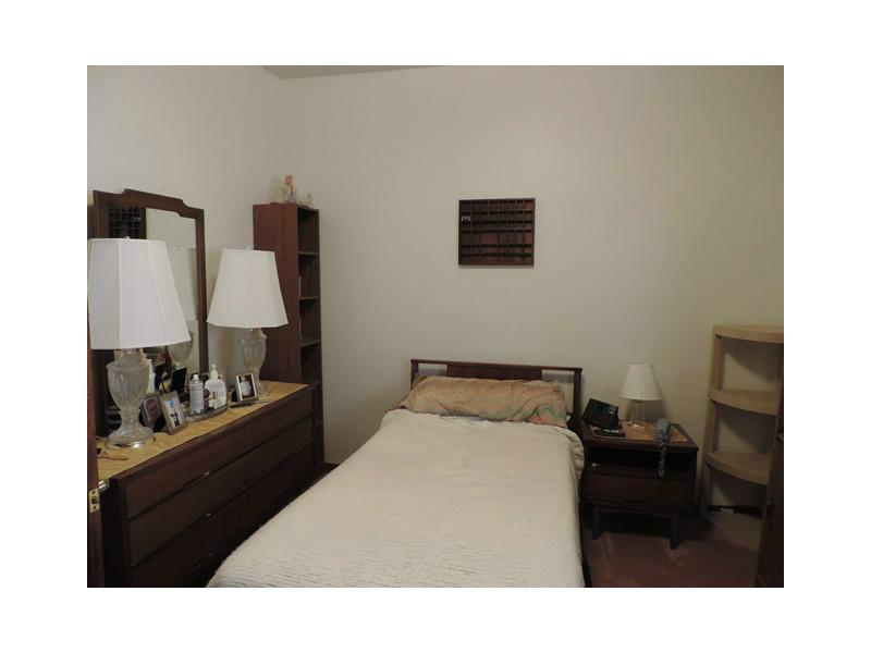 925 Hober Avenue McKees Rocks, PA 15136 - Photo 6 of 23 Bedroom. First Floor First Bedroom
