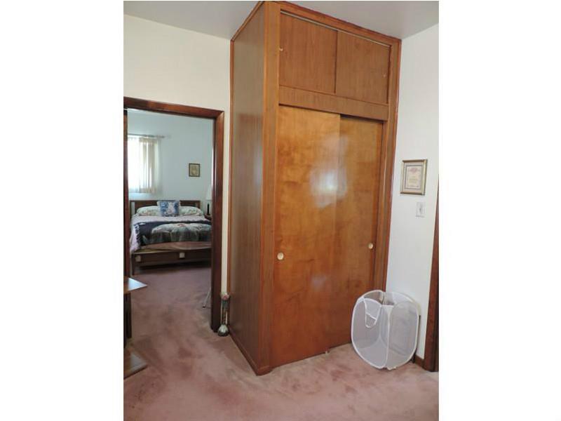 925 Hober Avenue McKees Rocks, PA 15136 - Photo 7 of 23 Bedroom. First Floor First Bedroom