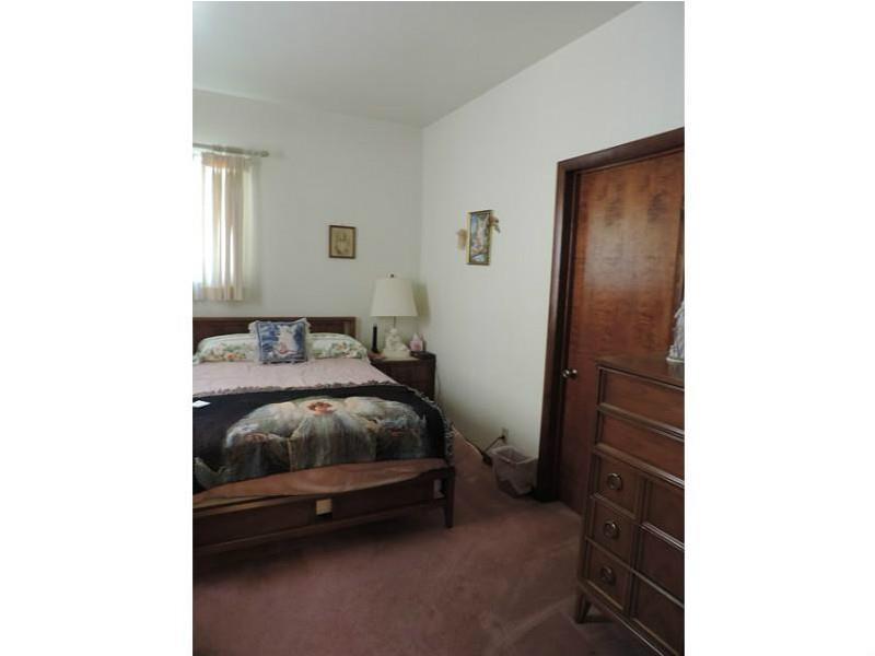 925 Hober Avenue McKees Rocks, PA 15136 - Photo 8 of 23 Bedroom. First Floor Second Bedroom