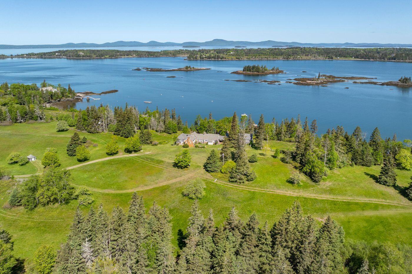 1392 North Haven Road Vinalhaven, ME 04863 - Photo 1 of 58 W2-ME2666_1