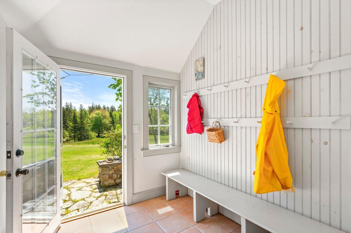 1392 North Haven Road Vinalhaven, ME 04863 - Photo 18 of 58 W18-ME2666_18