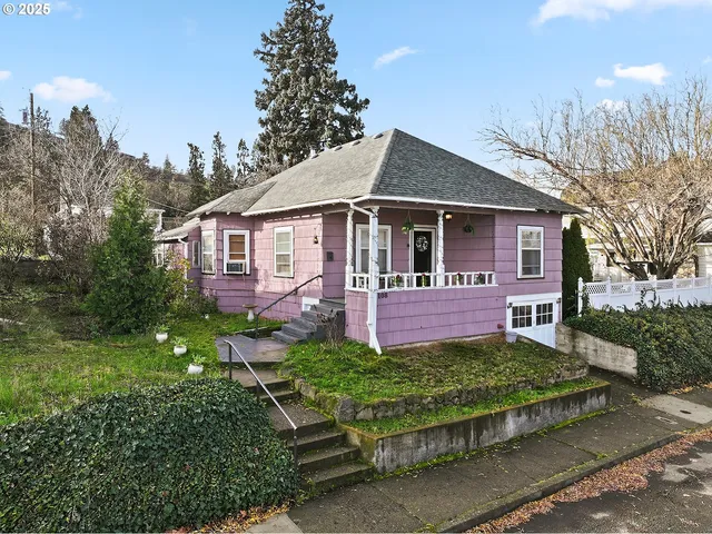 $360,000 | 108 East 13th Street, The Dalles, OR 97058