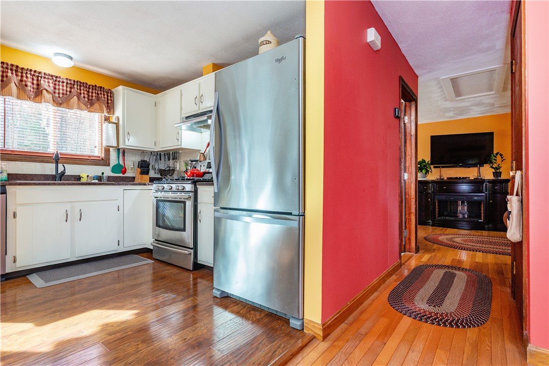 3222 Flat River Road Coventry, RI 02816 - Photo 13 of 38