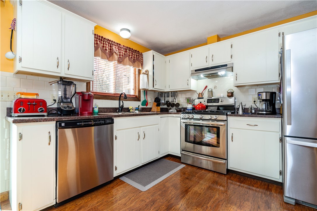 3222 Flat River Road Coventry, RI 02816 - Photo 10 of 38