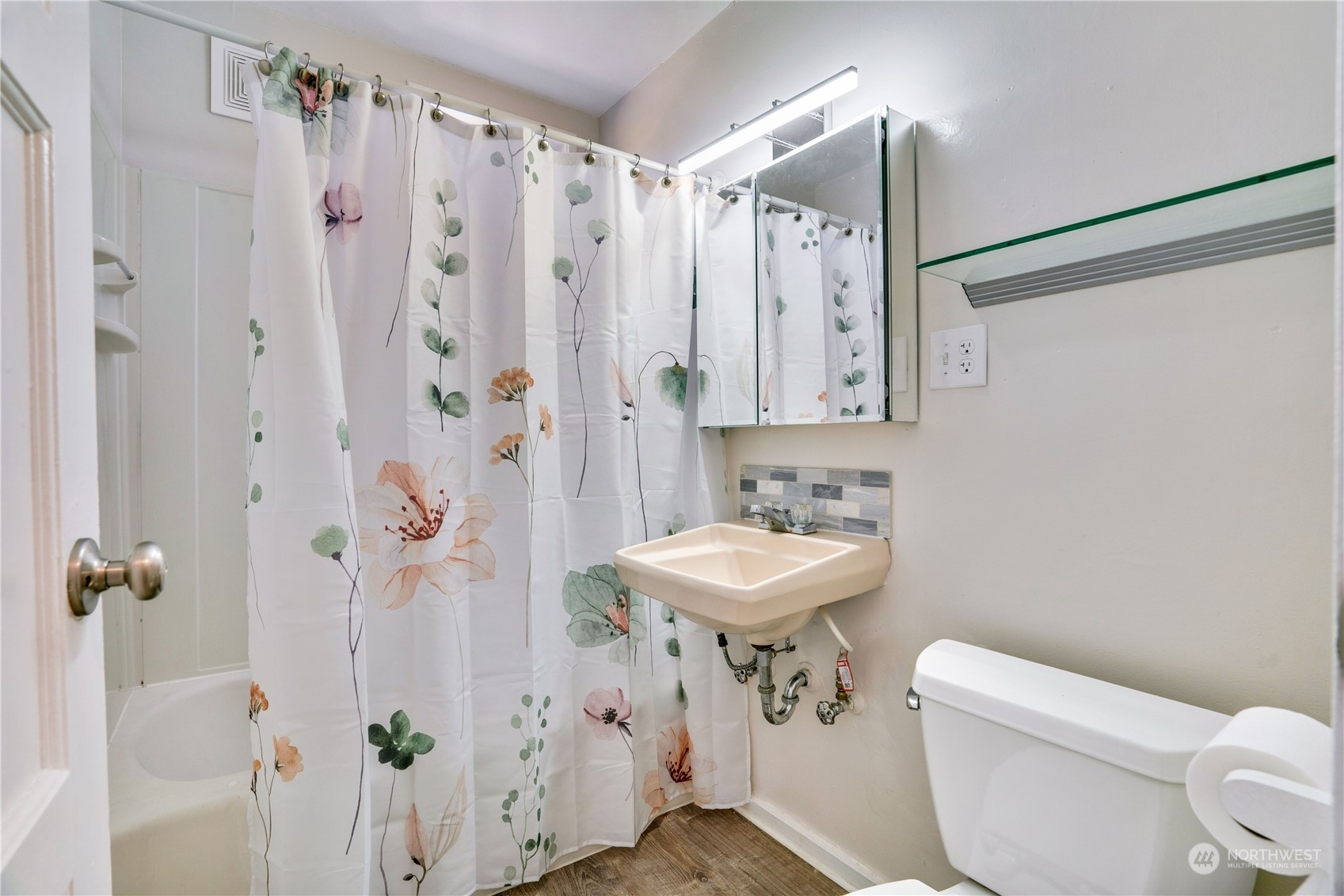 1146 Magnuson Way Bremerton, WA 98310 - Photo 11 of 31 Gallery Image 11