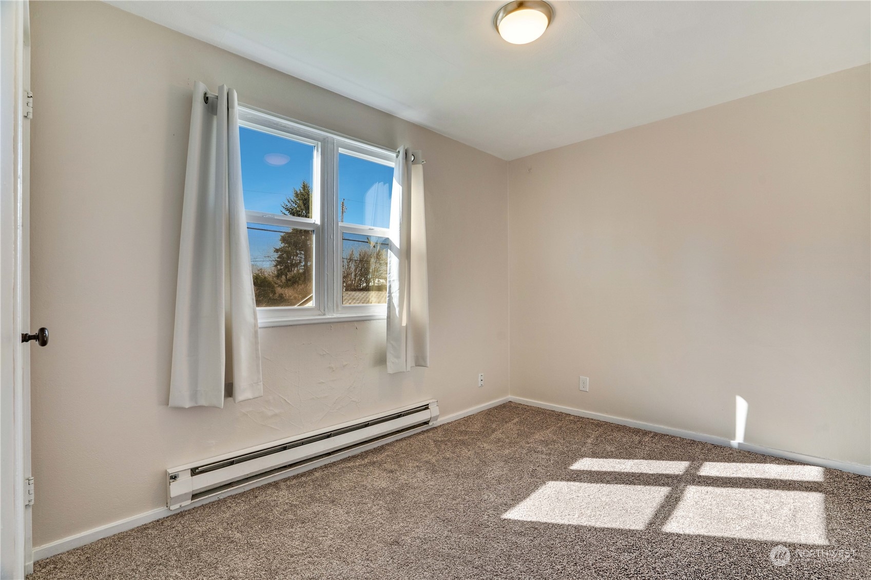1146 Magnuson Way Bremerton, WA 98310 - Photo 13 of 31 Gallery Image 13