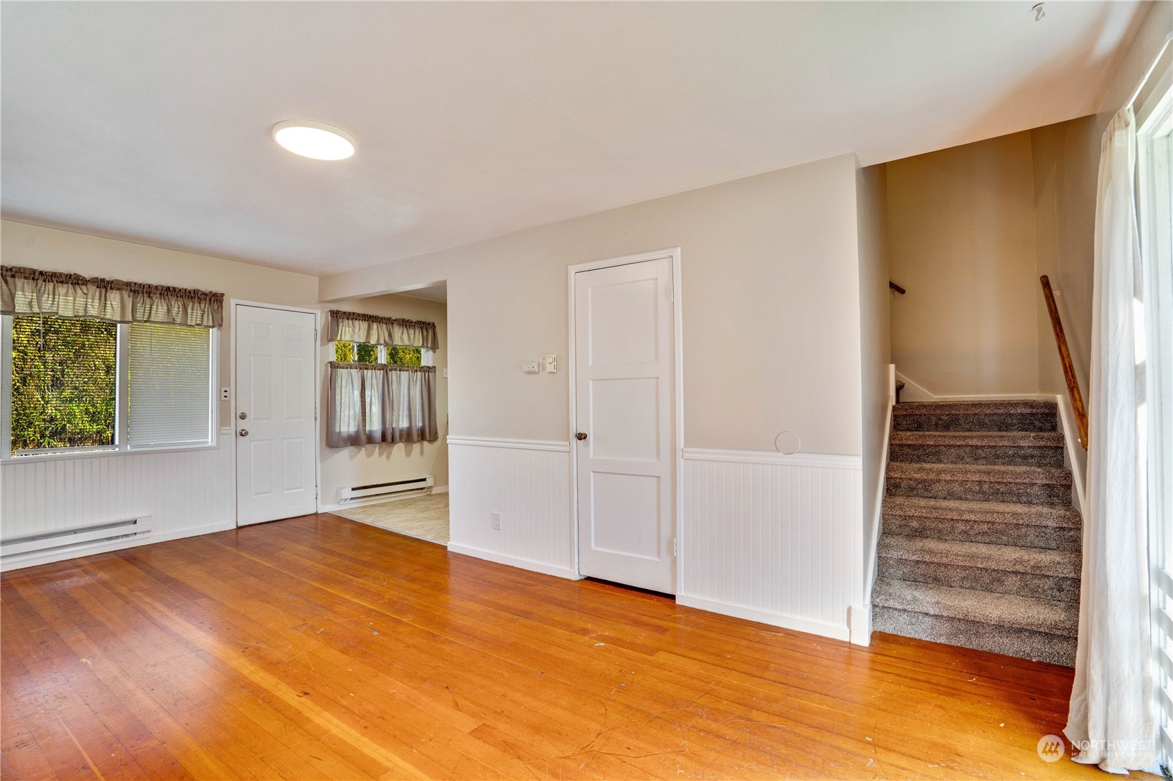 1146 Magnuson Way Bremerton, WA 98310 - Photo 9 of 31 Gallery Image 9
