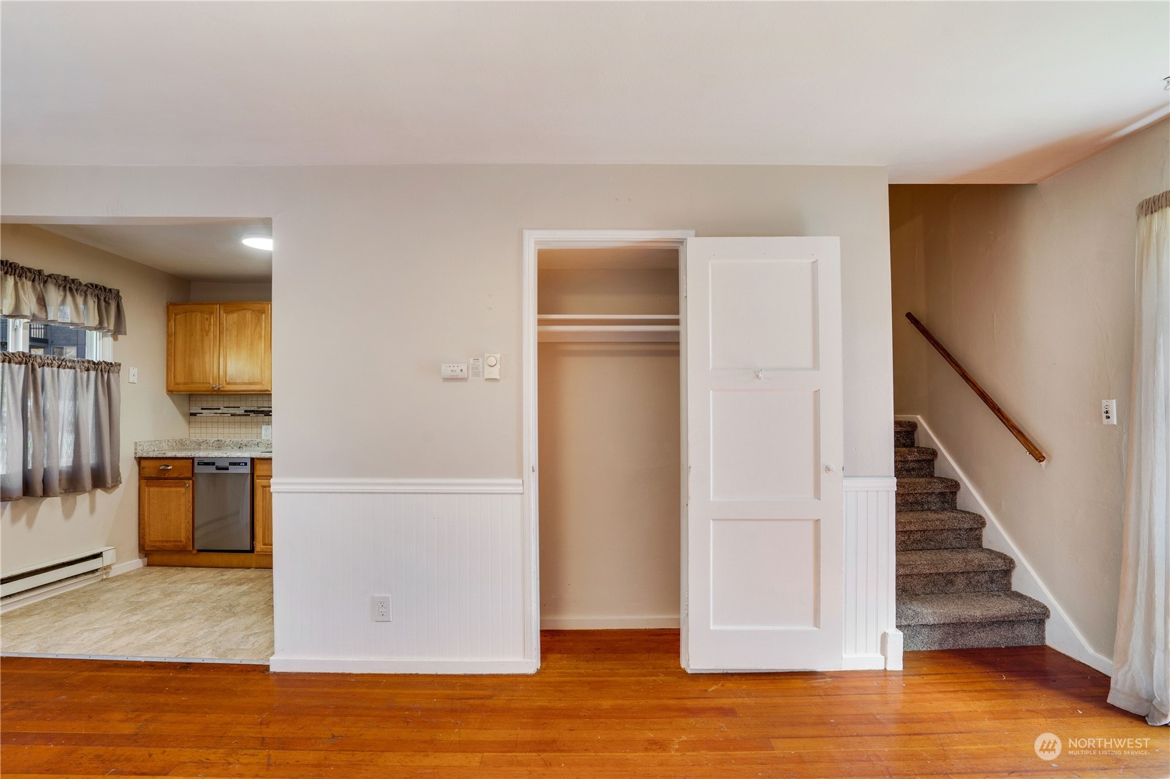1146 Magnuson Way Bremerton, WA 98310 - Photo 10 of 31 Gallery Image 10