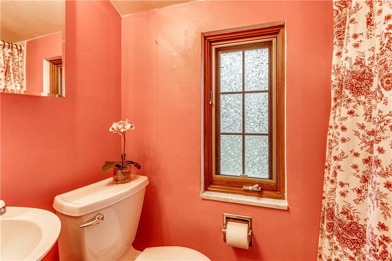 1007 McNeilly Road Pittsburgh, PA 15226 - Photo 13 of 25 Gallery Image 13