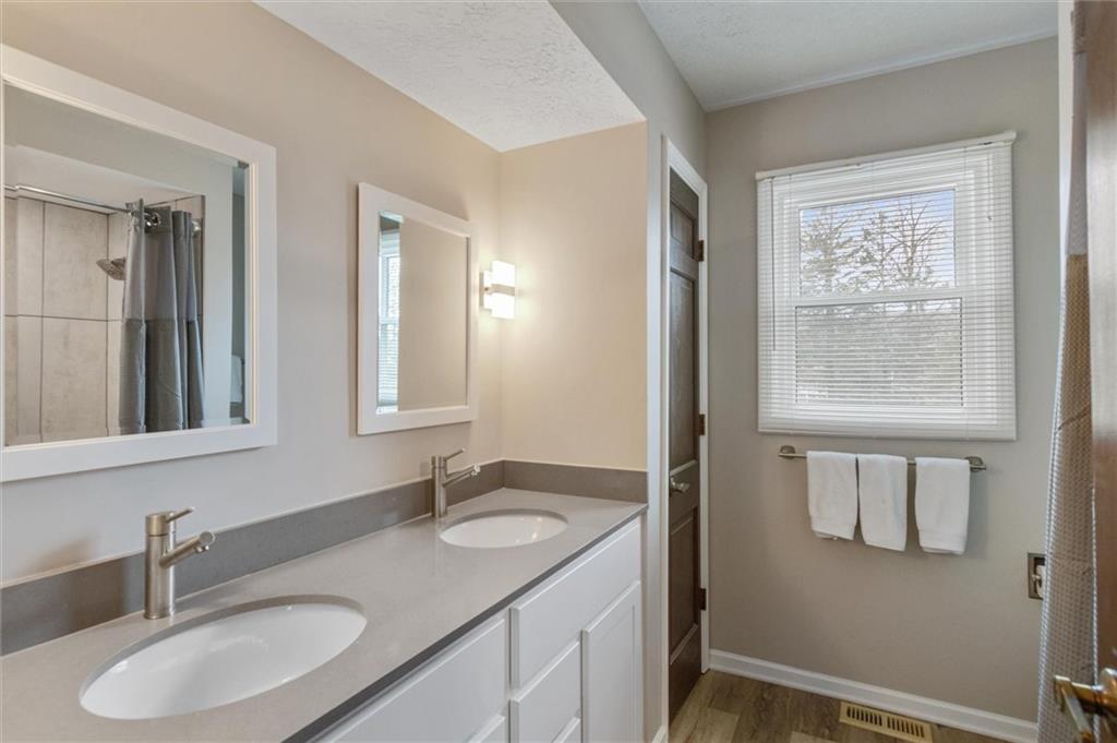 8740 Shagbark Road Indianapolis, IN 46260 - Photo 15 of 27 Gallery Image 15