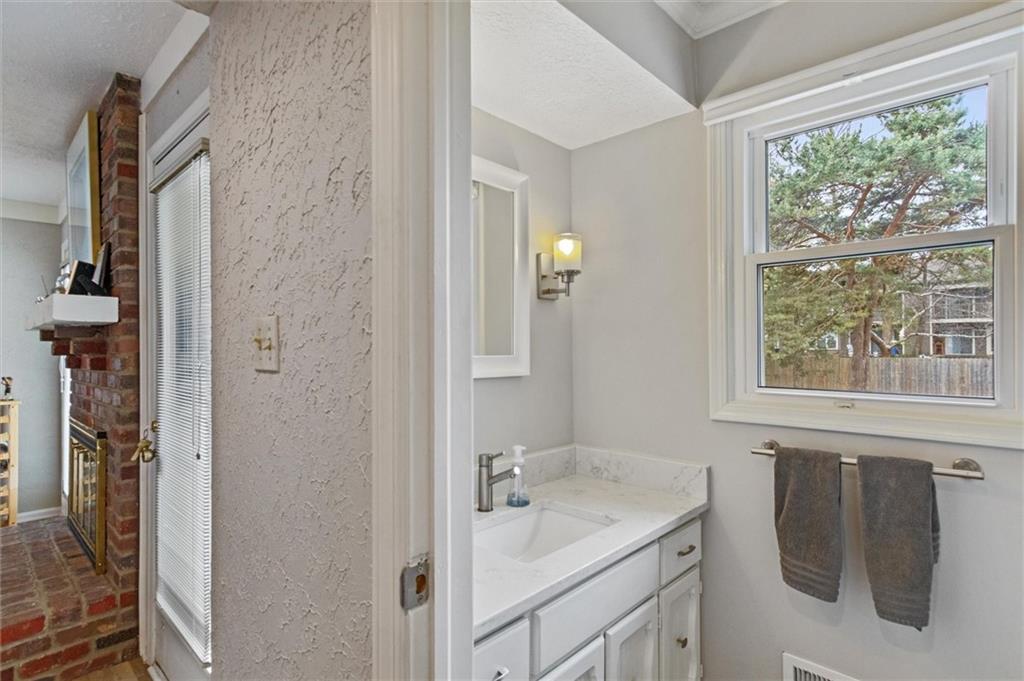 8740 Shagbark Road Indianapolis, IN 46260 - Photo 18 of 27 Gallery Image 18