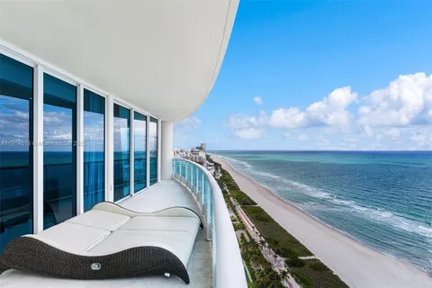$6,495,000 | 5025 Collins Avenue, Unit PH1, Miami Beach, FL 33140
