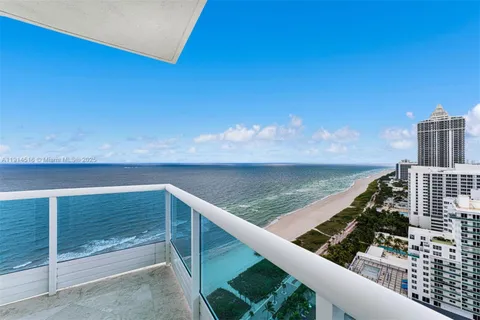 $6,495,000 | 5025 Collins Avenue, Unit PH1, Miami Beach, FL 33140