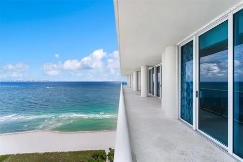 $6,495,000 | 5025 Collins Avenue, Unit PH1, Miami Beach, FL 33140