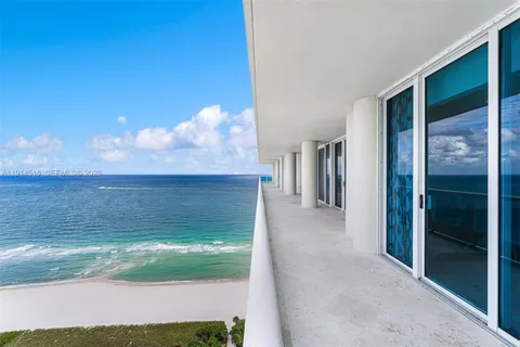 $5,999,000 | 5025 Collins Avenue, Unit PH1, Miami Beach, FL 33140