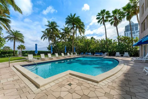 $6,495,000 | 5025 Collins Avenue, Unit PH1, Miami Beach, FL 33140