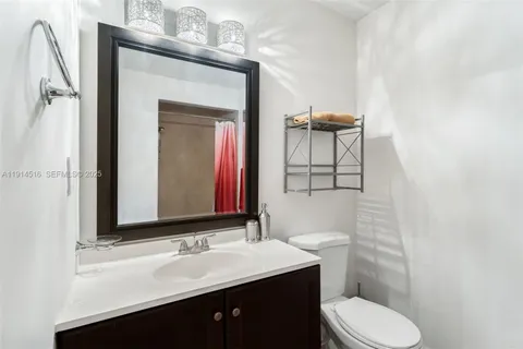 $6,495,000 | 5025 Collins Avenue, Unit PH1, Miami Beach, FL 33140