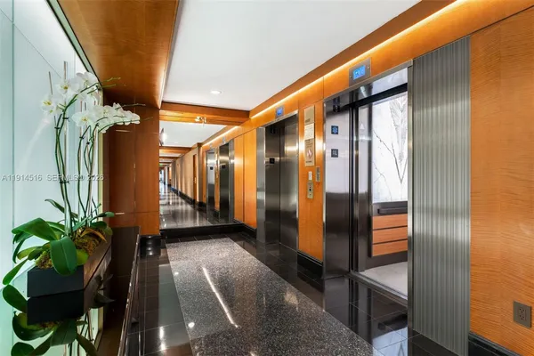 $6,495,000 | 5025 Collins Avenue, Unit PH1, Miami Beach, FL 33140