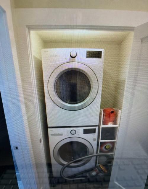 333 Brighton Road Pacifica, CA 94044 - Photo 11 of 14 a utility room with dryer and washer