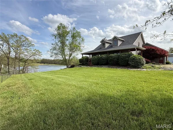 $795,000 | 126 Opossum Trot Road, Bellflower, MO 63333