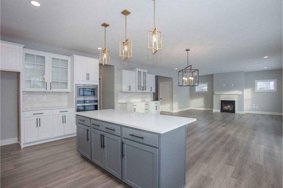 212 Jason Ridge Court Southwest Grand Rapids, MI 49534 - Photo 11 of 35 VLF022-T3390-Kitchen1