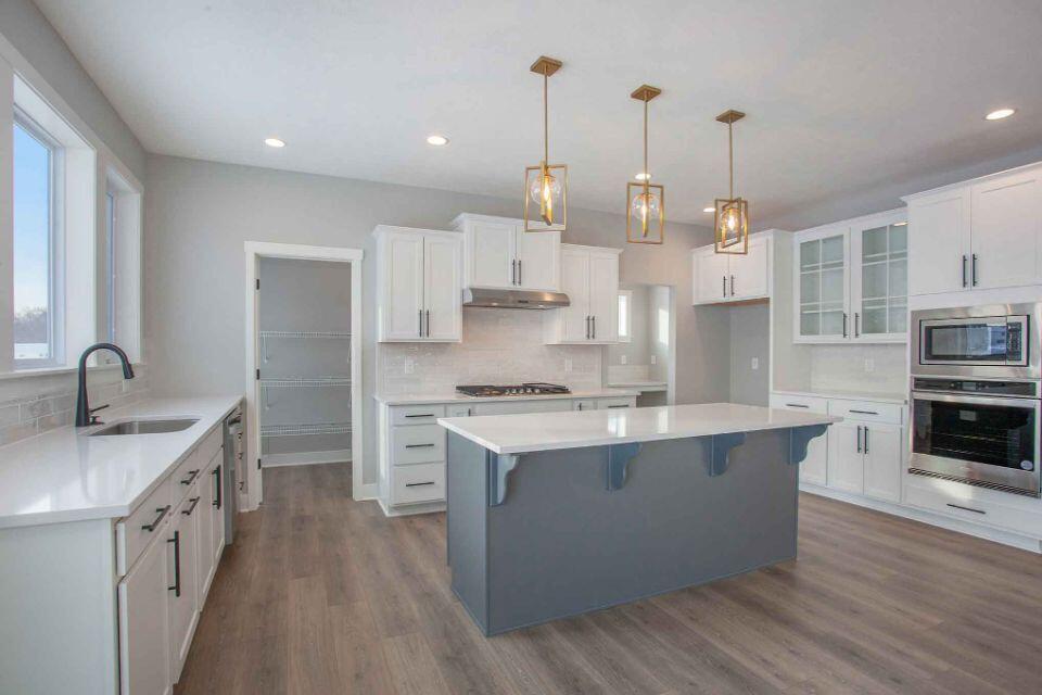 212 Jason Ridge Court Southwest Grand Rapids, MI 49534 - Photo 13 of 35 VLF022-T3390-Kitchen3