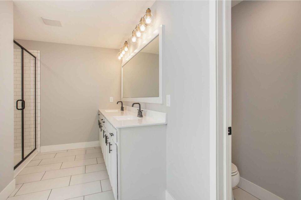 212 Jason Ridge Court Southwest Grand Rapids, MI 49534 - Photo 19 of 35 VLF022-T3390-Primary Bath1