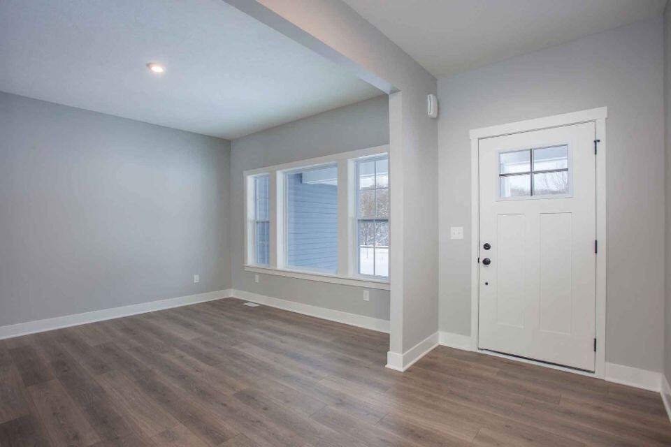 212 Jason Ridge Court Southwest Grand Rapids, MI 49534 - Photo 2 of 35 VLF022-T3390-Foyer