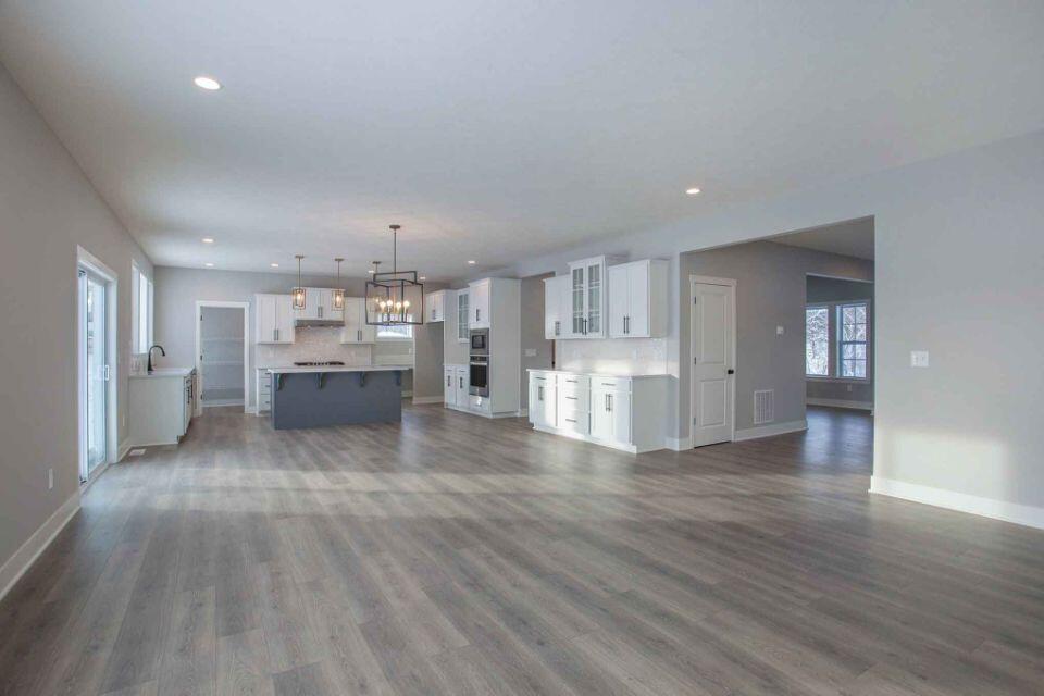 212 Jason Ridge Court Southwest Grand Rapids, MI 49534 - Photo 8 of 35 VLF022-T3390-Great Room1