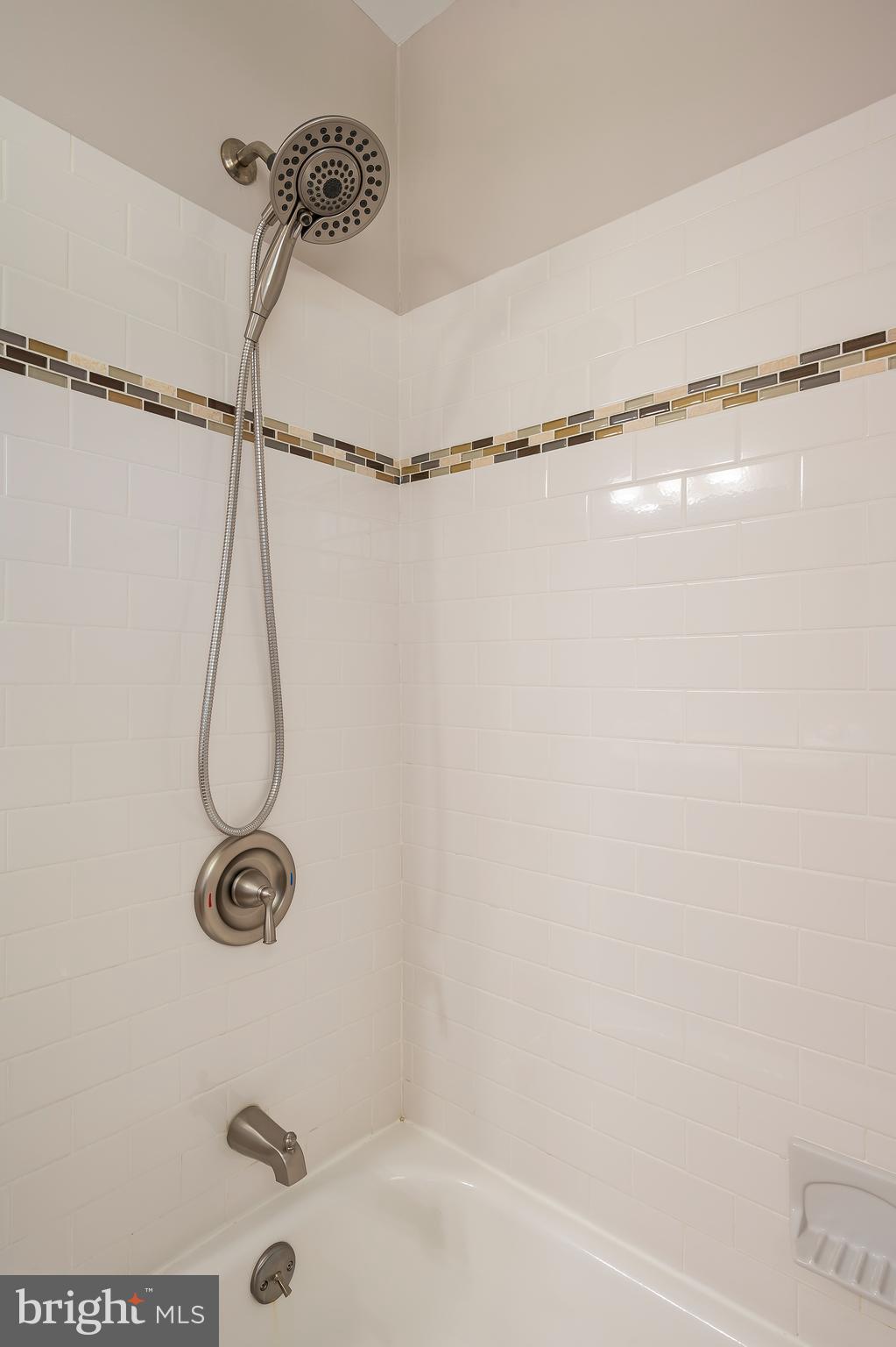 1202 Canberwell Road Baltimore, MD 21228 - Photo 15 of 43 Mail Level Bathroom Shower and Tub
