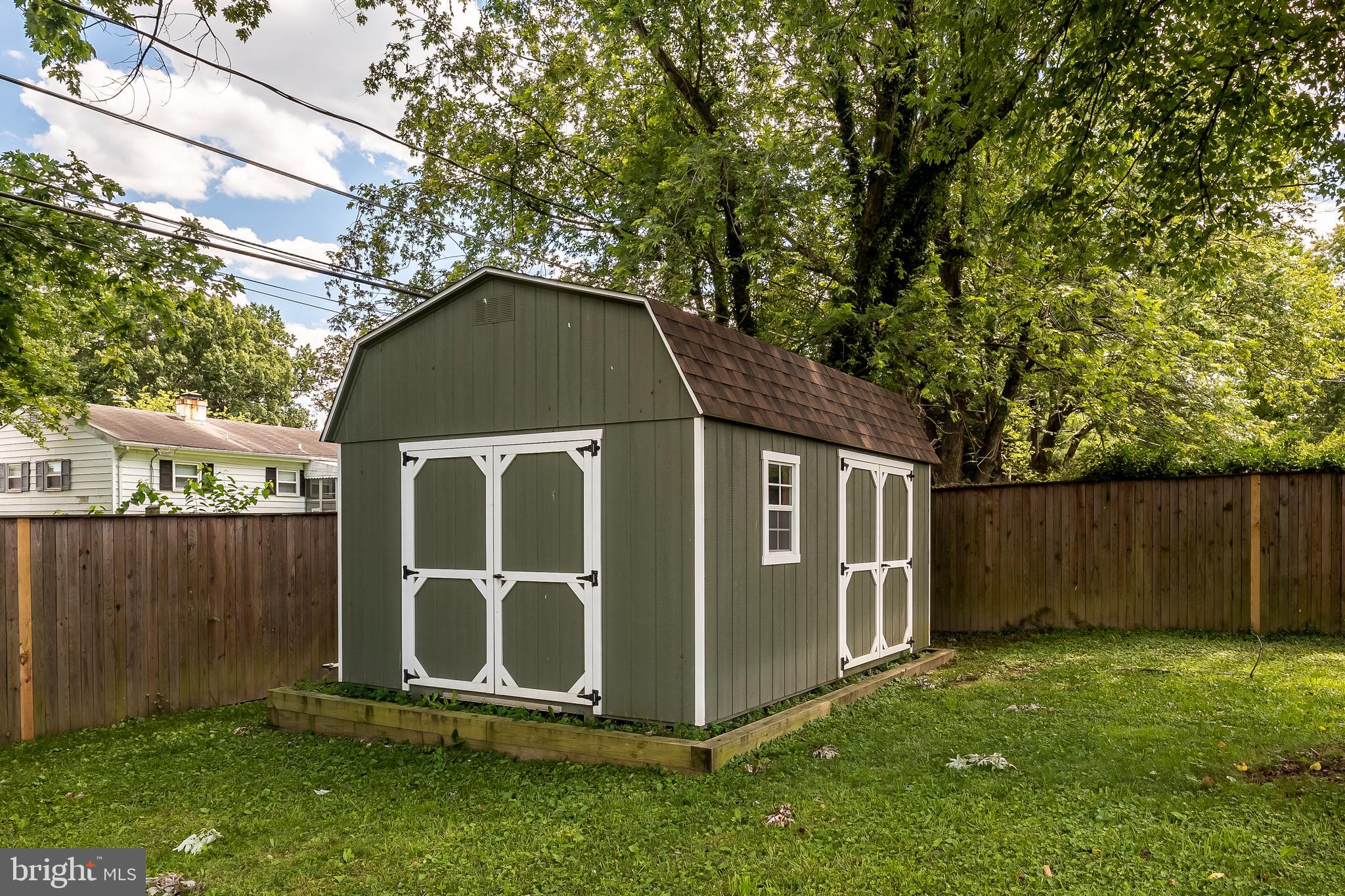 1202 Canberwell Road Baltimore, MD 21228 - Photo 32 of 43 Shed