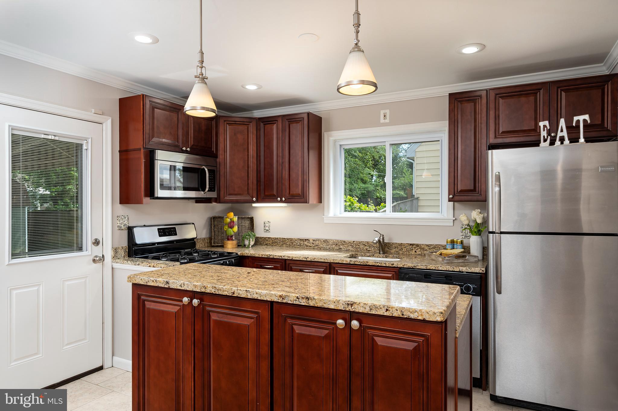 1202 Canberwell Road Baltimore, MD 21228 - Photo 9 of 43 Kitchen