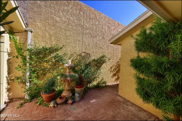 $287,900 | 6142 Los Robles Drive, El Paso, TX 79912