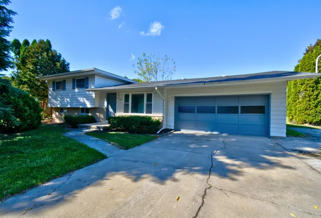 $239,900 | 1839 Kingston Drive, Saginaw, MI 48638