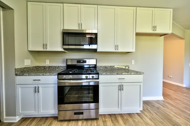 $239,900 | 1839 Kingston Drive, Saginaw, MI 48638