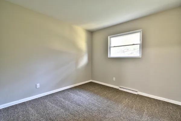 $218,900 | 1839 Kingston Drive, Saginaw, MI 48638