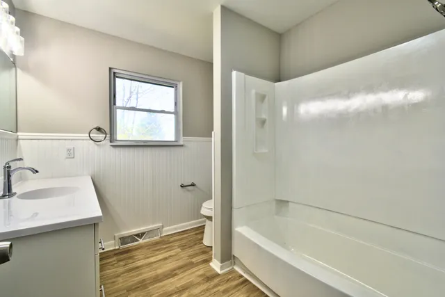 $239,900 | 1839 Kingston Drive, Saginaw, MI 48638