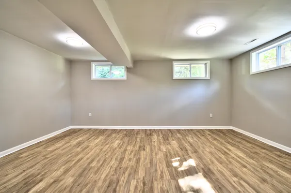 $218,900 | 1839 Kingston Drive, Saginaw, MI 48638