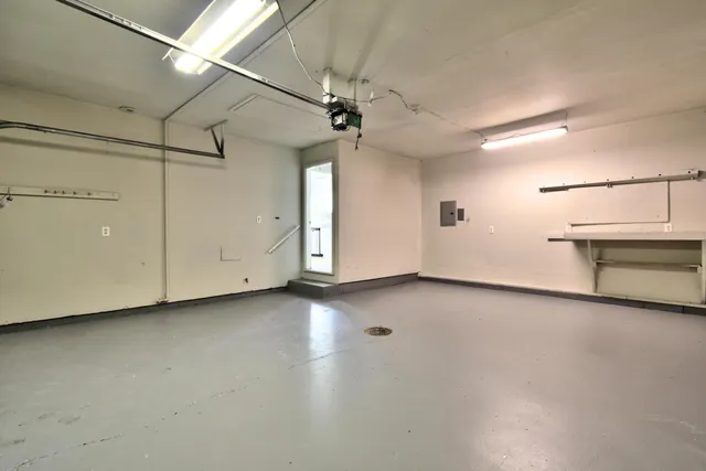 $239,900 | 1839 Kingston Drive, Saginaw, MI 48638