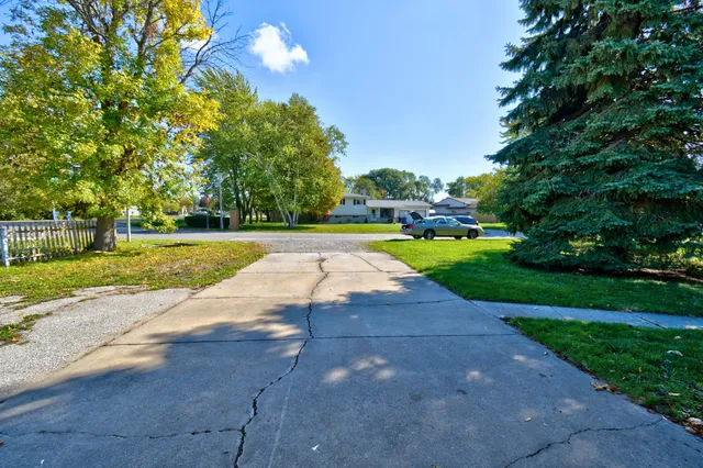 $239,900 | 1839 Kingston Drive, Saginaw, MI 48638