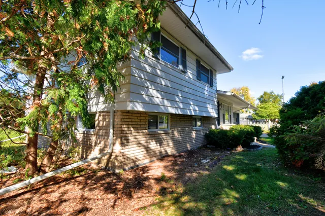 $239,900 | 1839 Kingston Drive, Saginaw, MI 48638