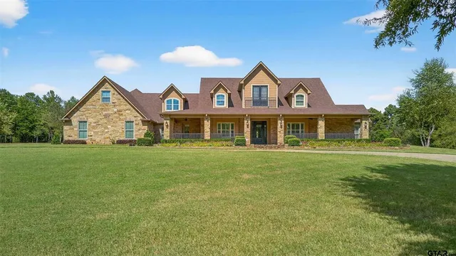 $1,395,000 | 14052 Pine Overlook Drive, Flint, TX 75762
