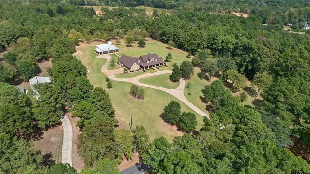 $1,395,000 | 14052 Pine Overlook Drive, Flint, TX 75762